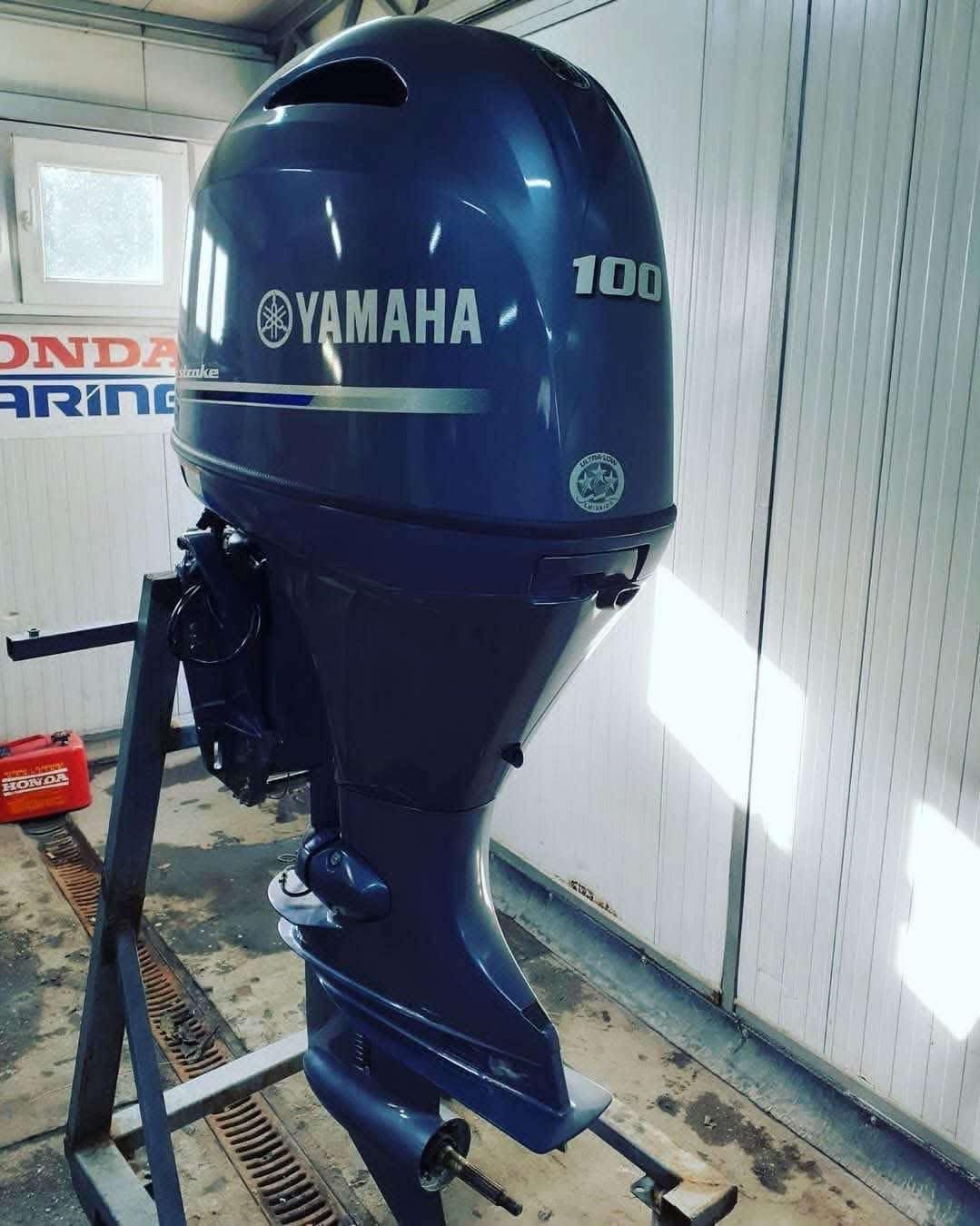 Yamaha 100 HP 4 Stroke Outboard Motor Engine