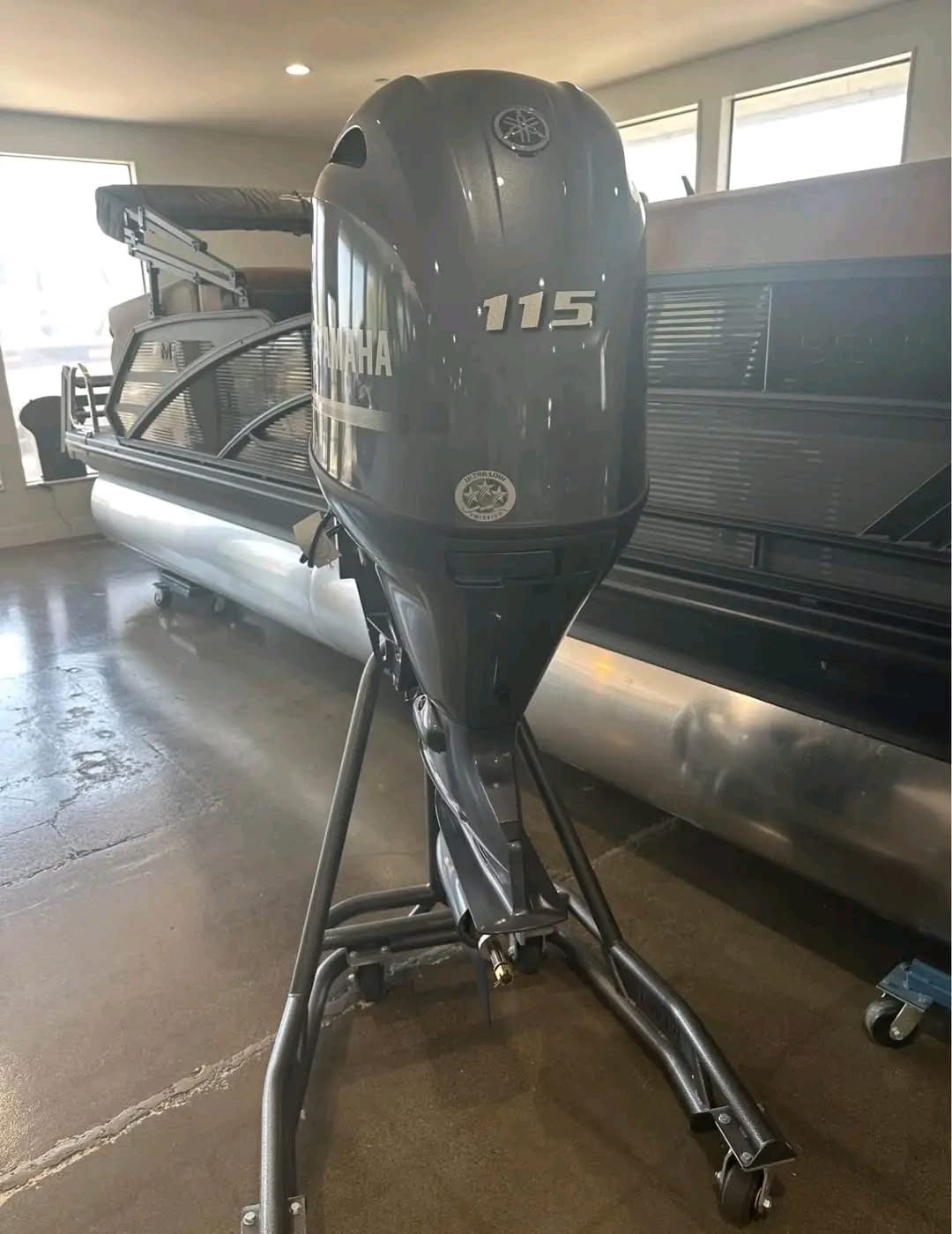 Yamaha 115 HP 4 Stroke Outboard Motor Engine