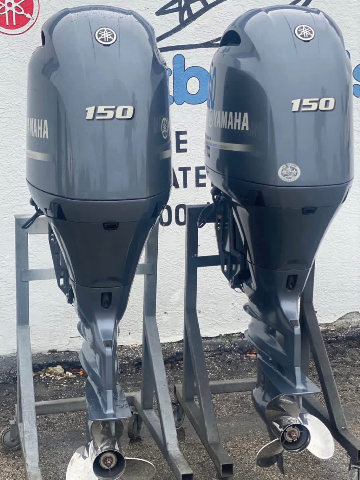 Twin Yamaha 150 HP 4 Stroke Outboard Motor Engine