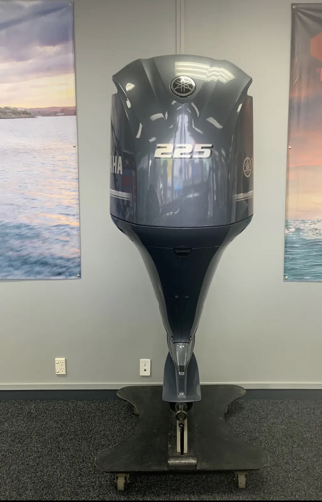 Yamaha 225 HP 4 Stroke Outboard Motor Engine