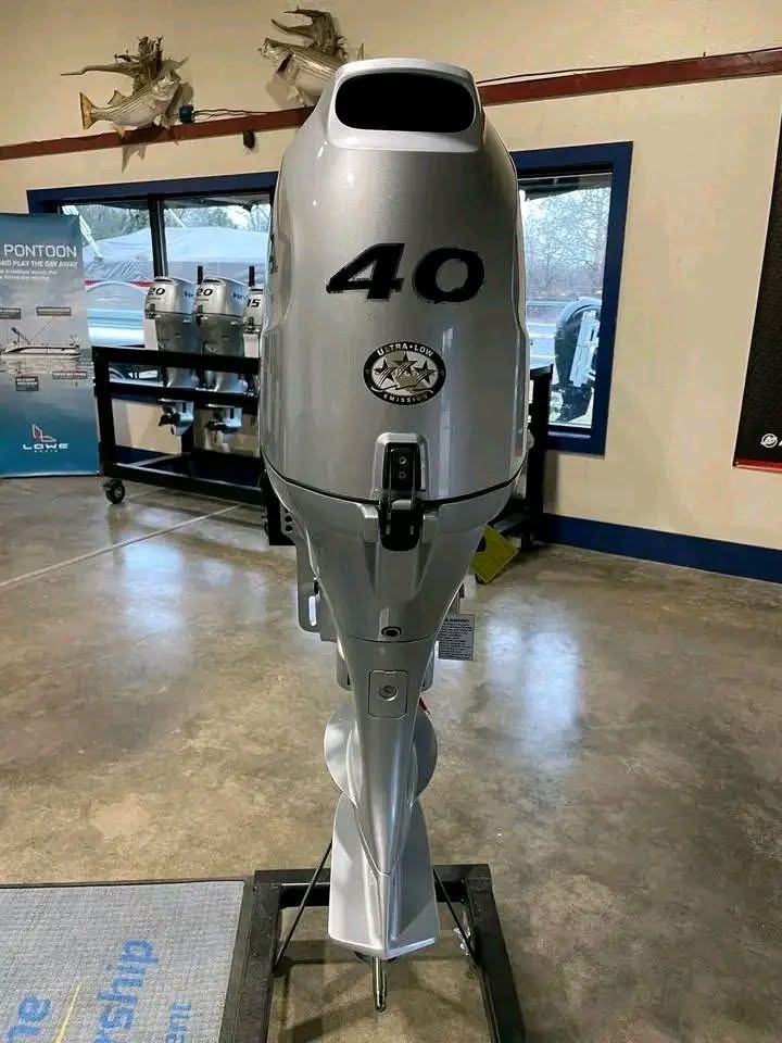 Honda 40 HP 4 Stroke Outboard Motor Engine