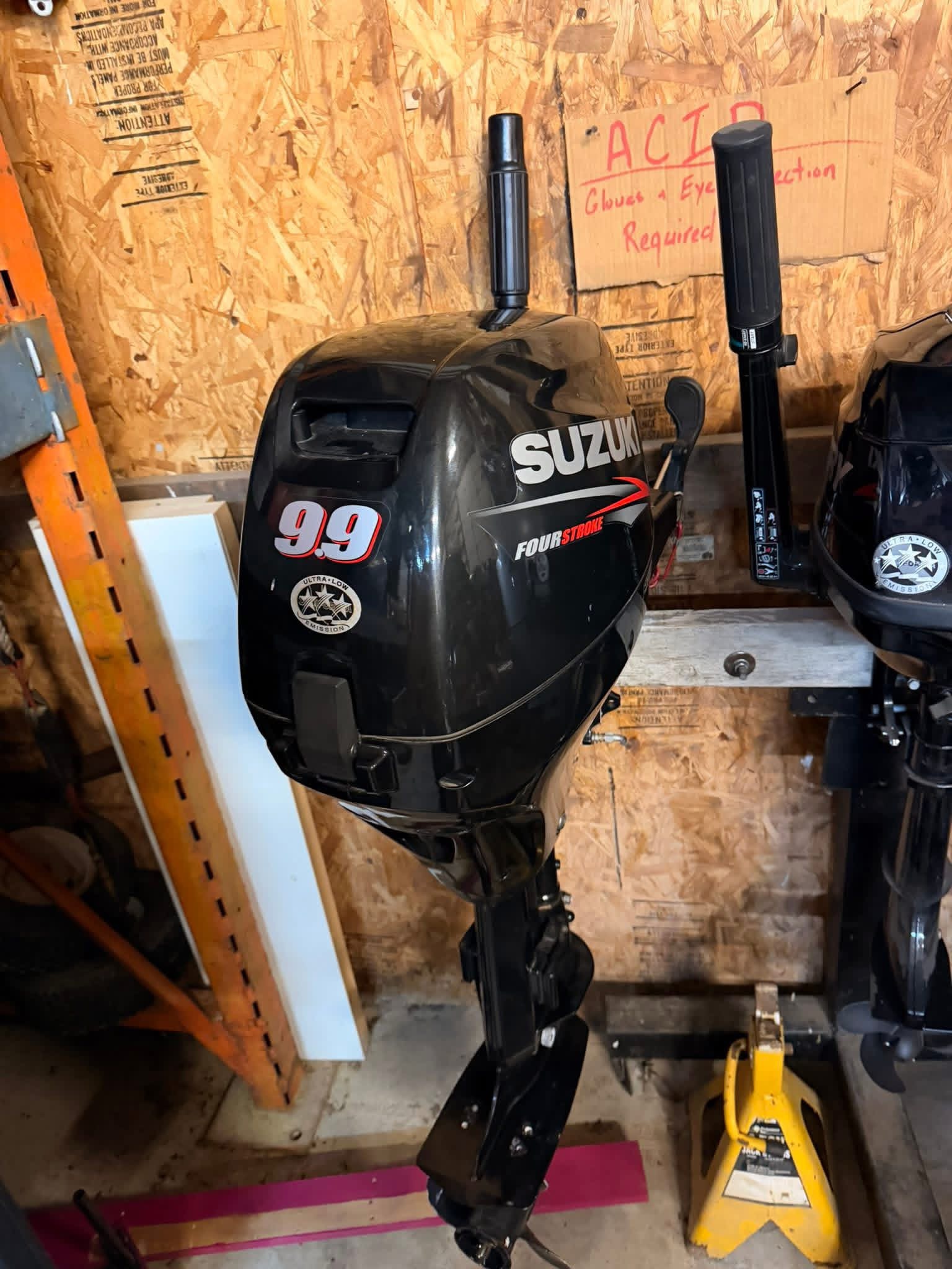 Suzuki 9.9 HP 4 Stroke Outboard Motor Engine