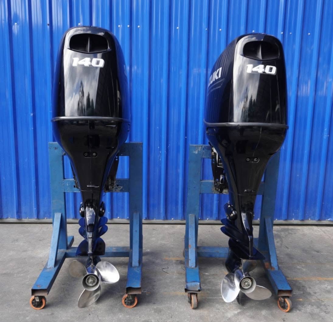 Twin Suzuki 140 HP 4 Stroke Outboard Motor Engine